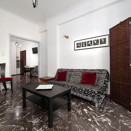 Local Urban Living 2Bd Apartment In Атина Екстериор снимка