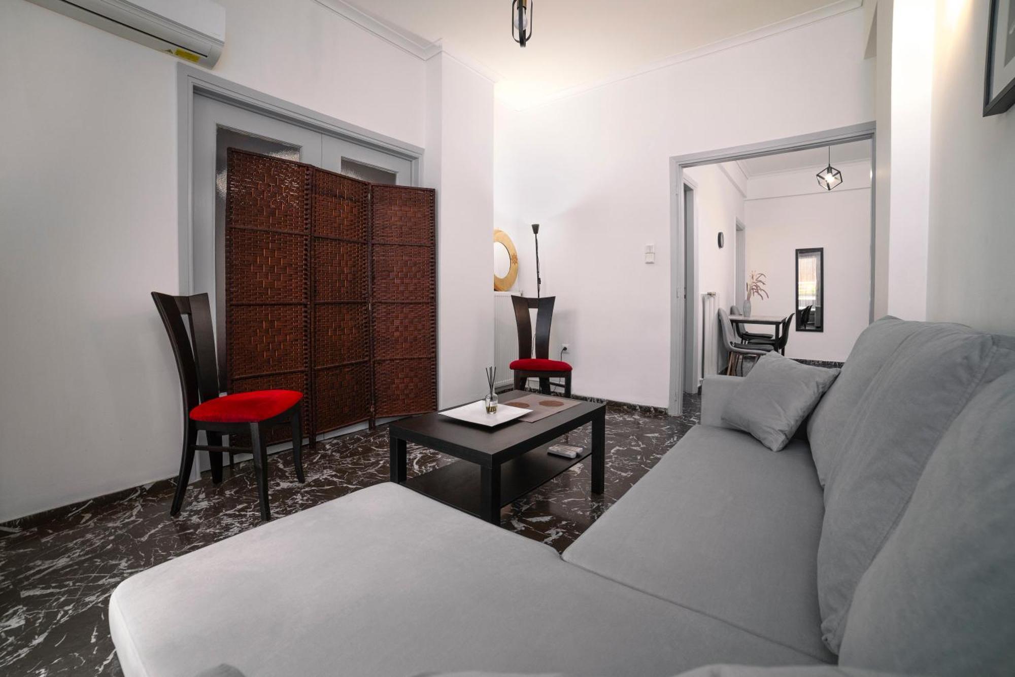 Local Urban Living 2Bd Apartment In Атина Екстериор снимка