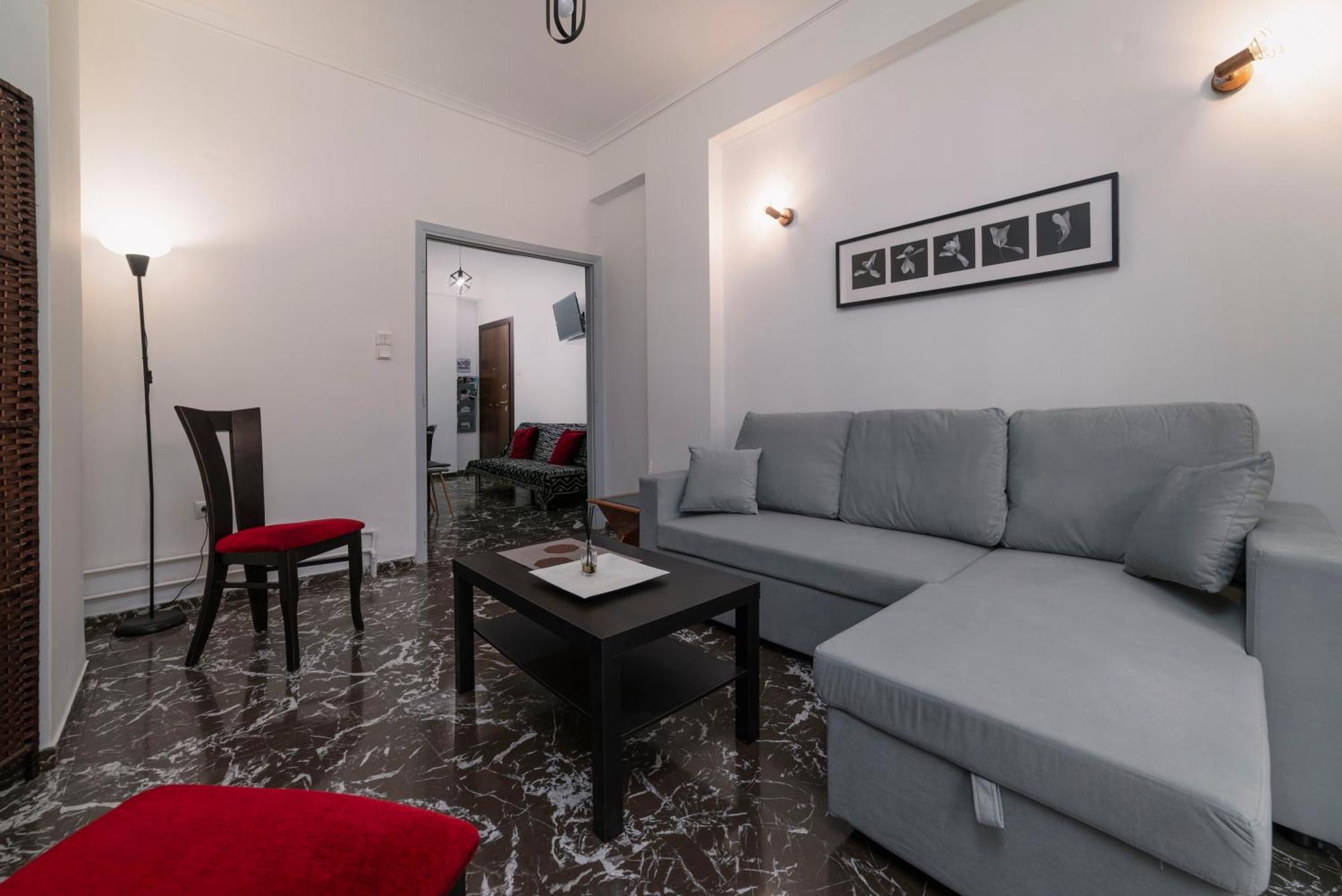 Local Urban Living 2Bd Apartment In Атина Екстериор снимка