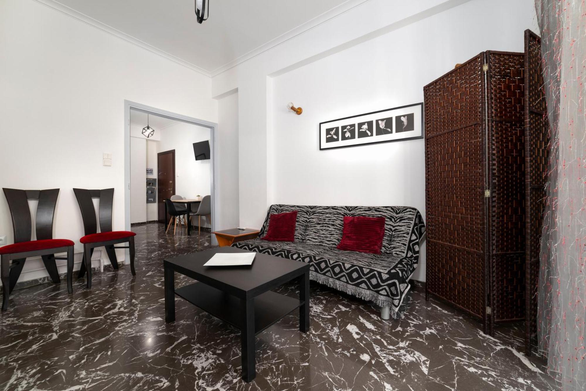Local Urban Living 2Bd Apartment In Атина Екстериор снимка